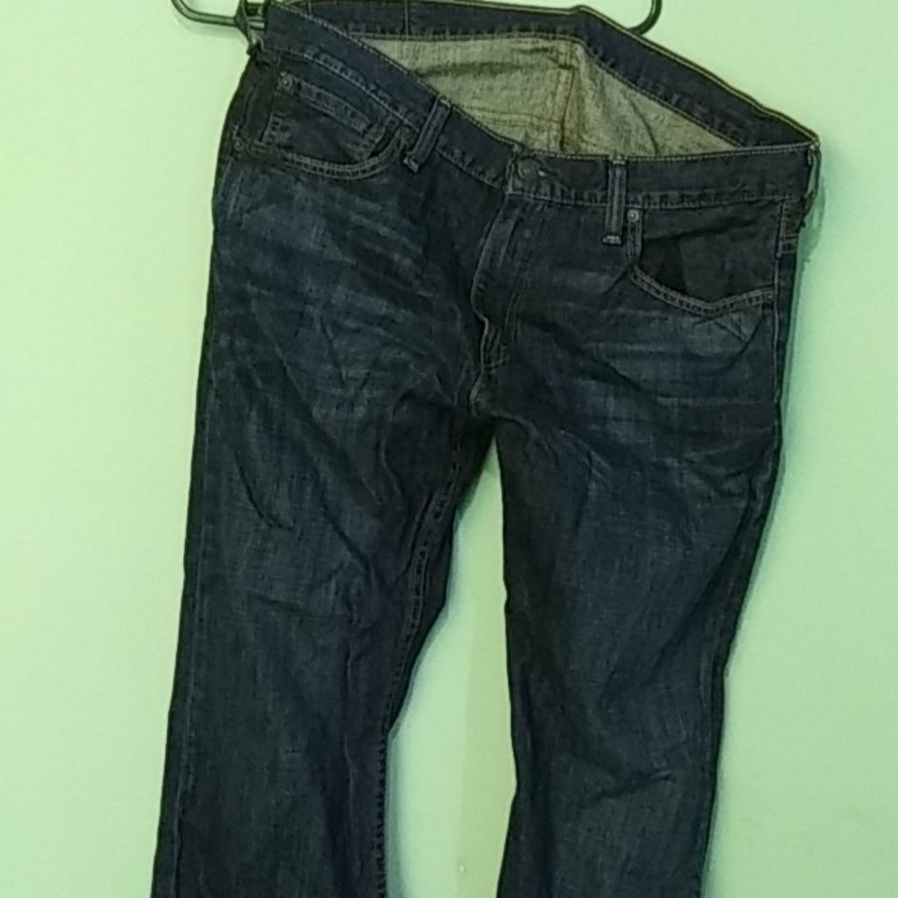 569 Levis Jeans W33 L32